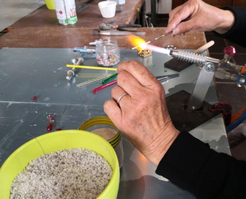 Stage verre à la flamme Sylvie Freyçenon L'Abbadiale mai 2021