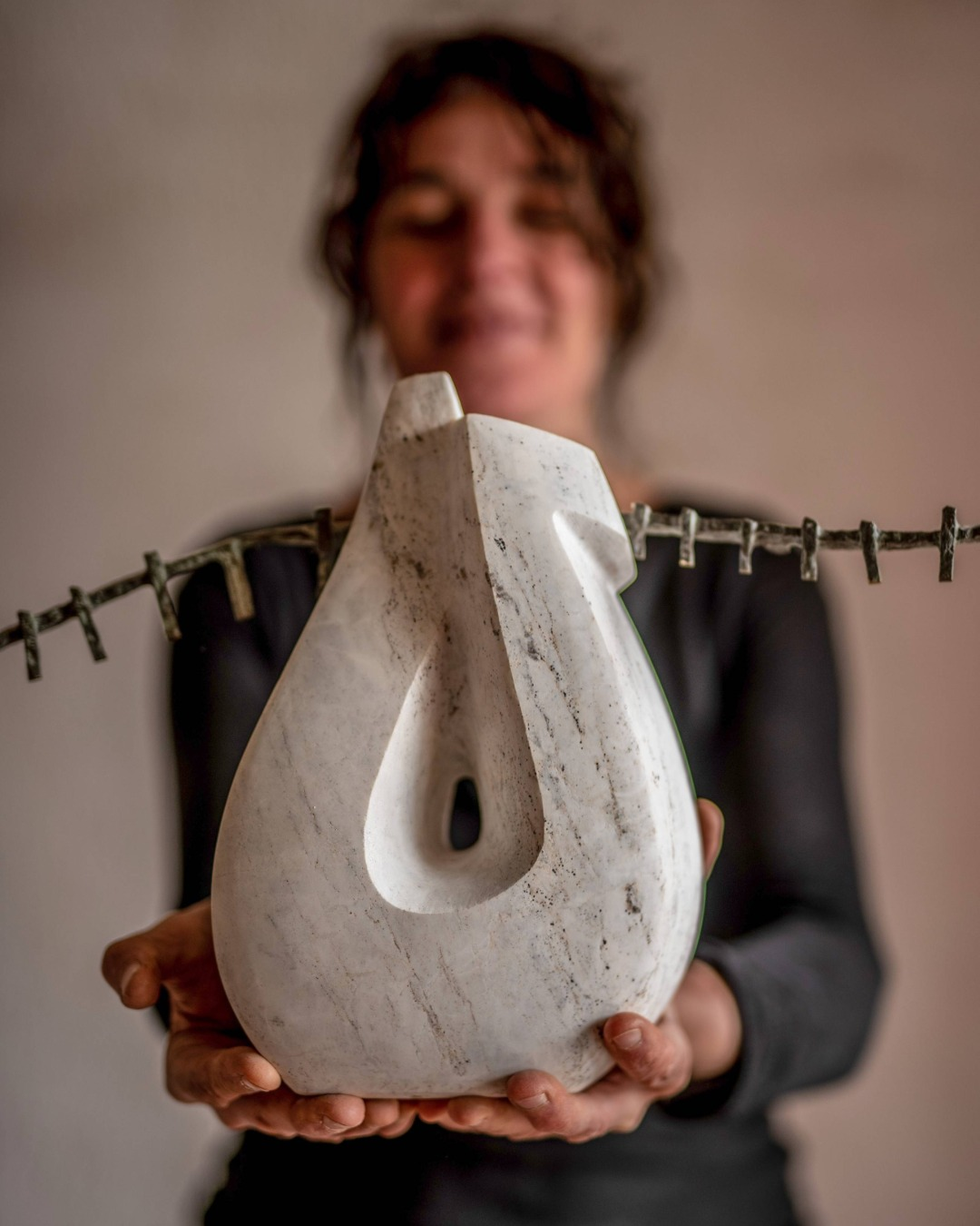 2023_expo-22-2023_SB Sylviane Selma – sculpture en marbre poli et bronze, abstraction et figuration, L'Abbadiale 2023