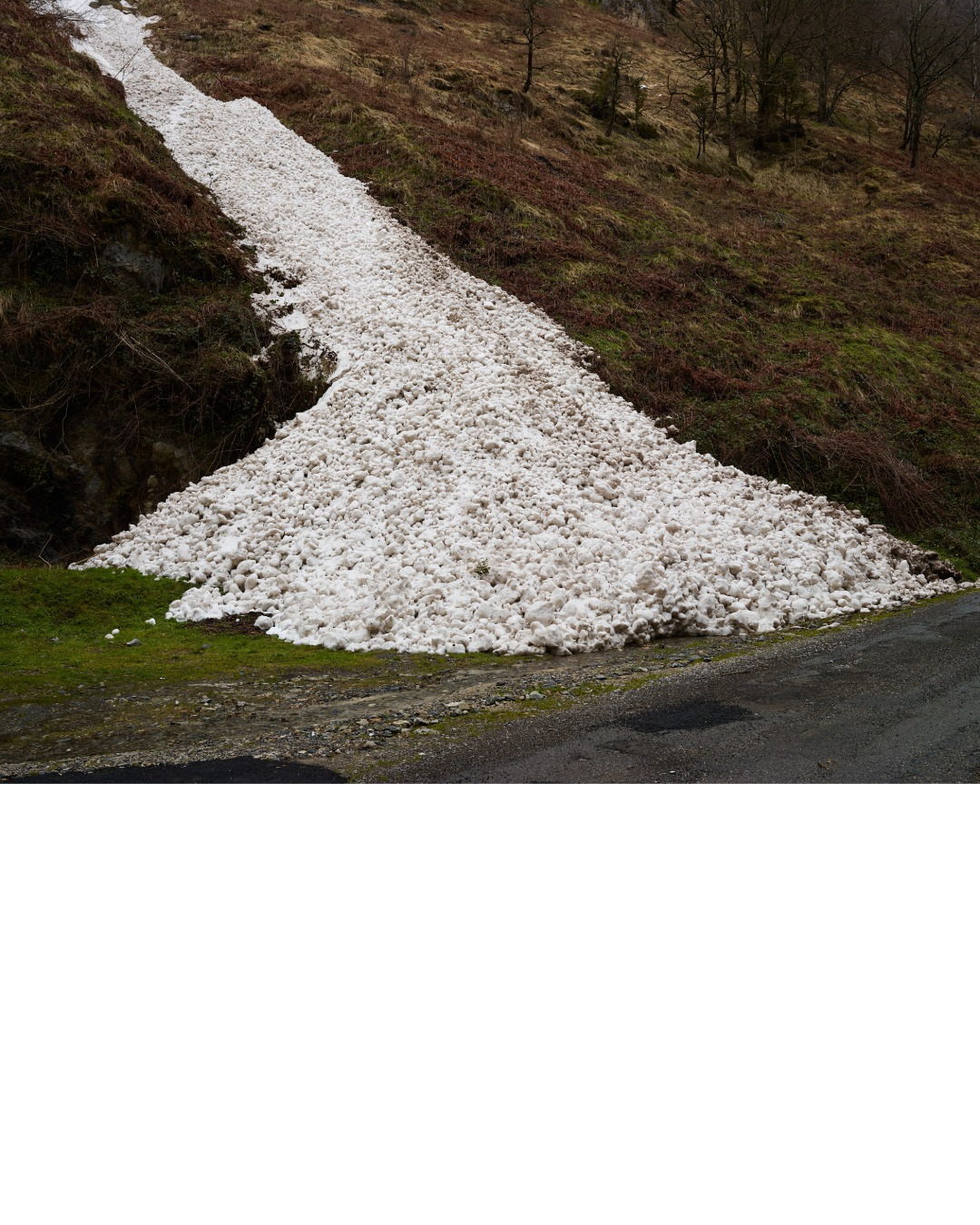 24-06_hiver-32-IGw François Deladerrière – photographie hivernale de la vallée d'Arrens dans l'attente de la neige, exposition L'hiver dernier, L'Abbadiale 2024