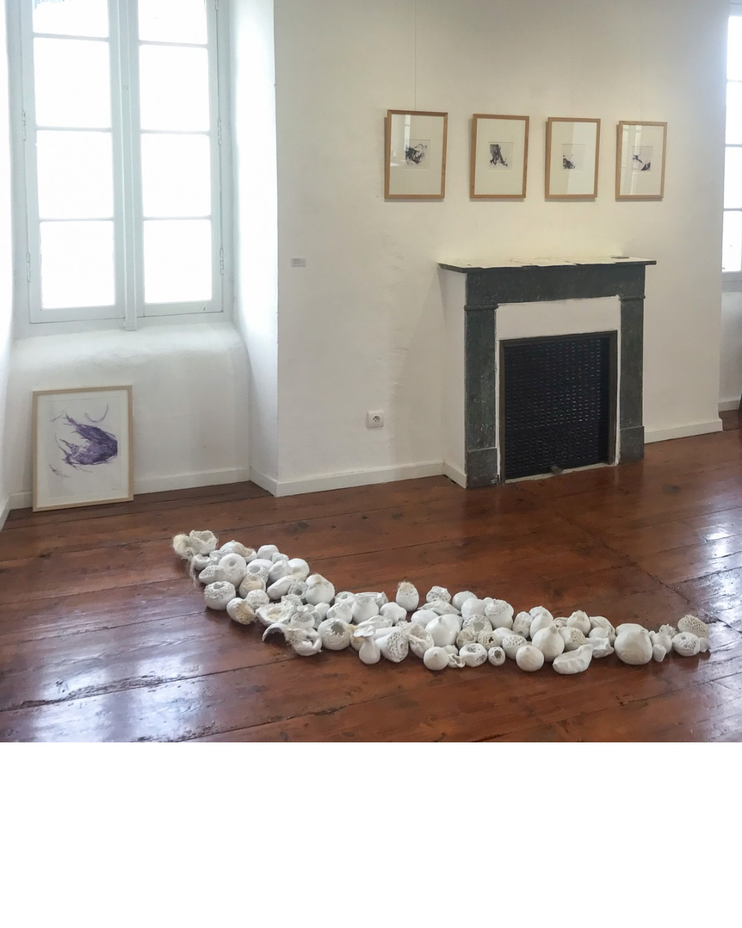 25-02_ekin-14-IGw Vue d'expsition - Intimes variations – Ekin Kirimkan & Sandrine Ginisty – L'Abbadiale