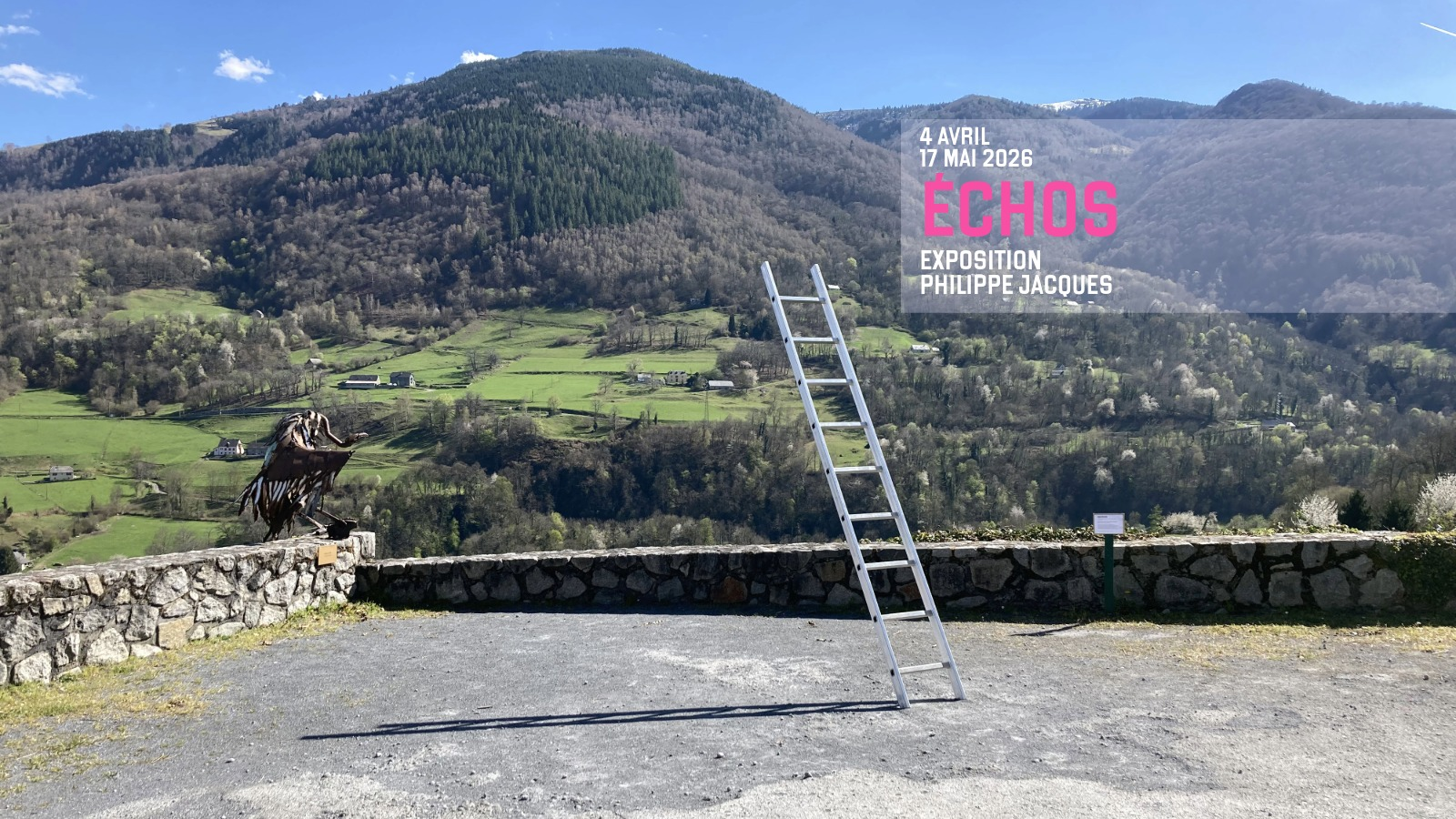 exposition Philippe Jacques - installation Ascension dans la cour de l'Abbadiale