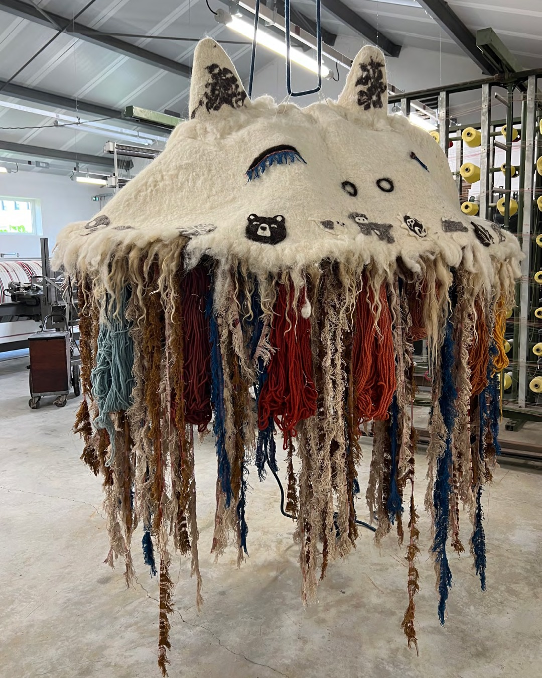 Œuvre textile en laine feutrée, Natacha Sansoz