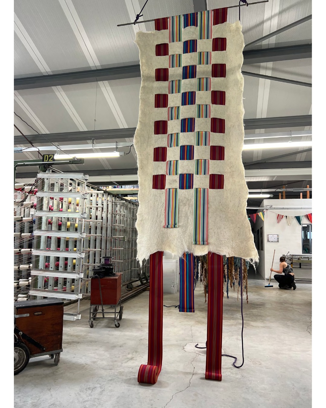 Sculpture textile en laine, installation Natacha Sansoz